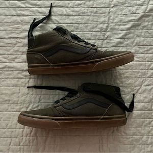 Men’s Mid Top Vans • Like New • Dark Olive Green/Black